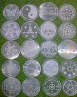 Plaques de charge en sélénite gravées à la vente chaude, symboles de géométrie sacrée, plaques de cristal pour la guérison par le reiki, l'équilibrage des chakras