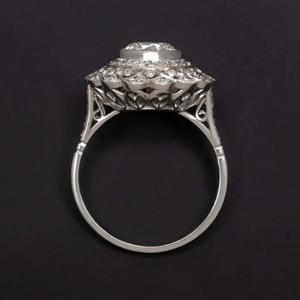 Bague de fiançailles vintage Art Déco à halo de diamants de laboratoire, or massif 14 carats, taille ronde, bijoux de mariée, très prisée - Product Image 4