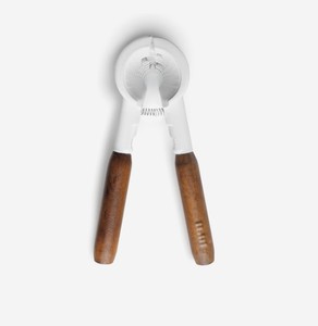 Schiaccianoci in metallo pregiato 19 cm (Ibili 738850) - Product Image 1