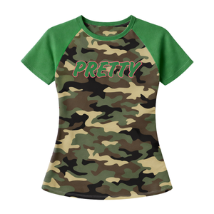 Camiseta de Manga Raglán Camo 08 Pretty Girl, Ropa de Hermandad Griega, Color Rosa y Verde para Mujer, Estilo Universitario, Ropa Griega Elegante - Product Image 3
