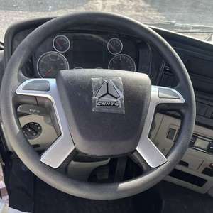 Camión Volquete de 10 Ruedas de Servicio Pesado de 371 HP, 6x4/8x4, para Minería y Construcción con Potente Motor Diésel - Product Image 5