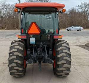 2021 Kubota MX5400 Tractor de ruedas 4WD con estructura reforzada en stock e ideal para profesionales de la agricultura - Product Image 5
