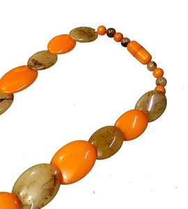 Luxurious Latest Handcrafted Resin Women Necklace Best Quality High Polished Beautiful Fashion Resin Beads Necklace From India - Product Image 4