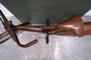 Chariot à bar en bois artisanal de style industriel recouvert de cuir vintage pour la décoration de la maison - Product Image 3