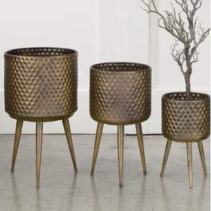 Maceta de Metal de Primera Calidad, Diseño Antiguo, Detalles Hechos a Mano, Ecológica, para Decoración de Jardín Interior y Exterior con Estilo - Product Image 1