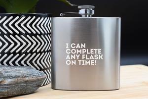 Cadeau de garçons d'honneur drôle flacon de hanche noir avec citation audacieuse parfait pour les anniversaires de célibataire ou des faveurs de mariage uniques - Product Image 3