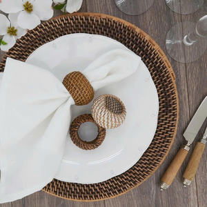 Anneaux de serviette ronds en rotin contemporain charmant décor de table en osier rustique écologique pour les vacances de mariage ou les repas de tous les jours - Product Image 6
