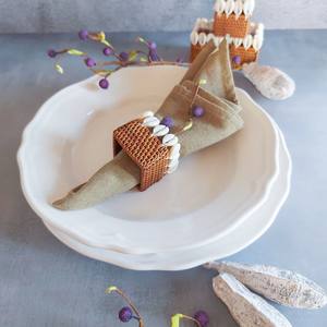 Servilleteros cuadrados de ratán Natural de estilo rústico con concha para la decoración de su Mesa hecha en Vietnam - Product Image 1