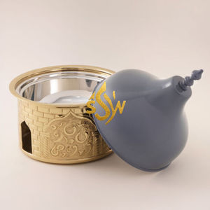 Cacerola metálica de último diseño con revestimiento en color dorado y verde para servir comida caliente en hoteles, restaurantes, hogares y para catering. - Product Image 4