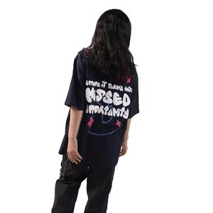 Camiseta de hombro caído de gran tamaño personalizada para hombre, ropa de calle de algodón 100% de corte regular con logotipo de serigrafía abullonada, secado rápido - Product Image 3