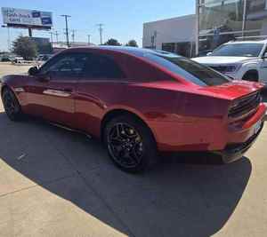 COUPÉ MUSCULOSO DE 2 PUERTAS 2024 DE BAJO KILOMETRAJE Y ALTO RENDIMIENTO CON DOBLE MOTOR, TRACCIÓN EN LAS CUATRO RUEDAS, ALEACIÓN DE ENERGÍA EN EL MODELO DE ACCIONAMIENTO DEPORTIVO Y ENTRETENIMIENTO INTELIGENTE PARA MAYOR COMODIDAD - Product Image 4