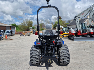 Compre el tractor compacto de ruedas SOLIS 26 HST 25HP 2WD de alta calidad y más vendido de fábrica, con motor y caja de cambios. - Product Image 2
