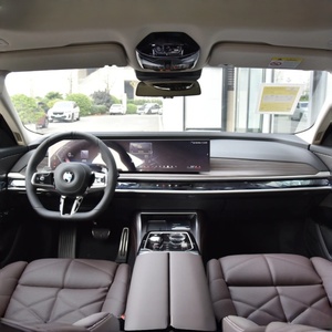 BMW Serie 7 735Li/740Li, Paquete Luxury/M Sport, G70, 4.1-6L Turbo, Sedán de 4 Puertas y 4 Asientos, Tracción Trasera, Automático, Gasolina, Auto Usado, Panorámico - Product Image 4