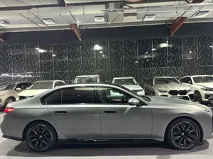 BMW i7 d'occasion, conduite à gauche/droite, 2022 - Product Image 3