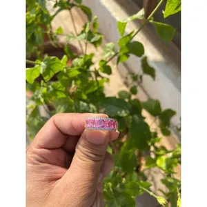 Bague en or 18 carats avec saphir rose et diamants - Product Image 1