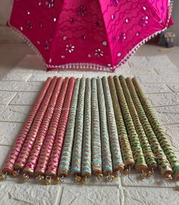 แท่งไม้ของ Dandiya ทำด้วยมือสีตามสั่งแท่งไม้สำหรับฉลองเทศกาล Navratri ขนาด14นิ้ว - Product Image 4