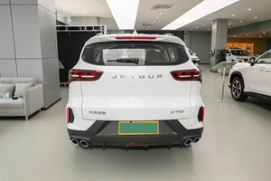 SUV Mediana Usada, Enfocada en Familias, Distancia Entre Ejes de 2745 mm, Motor Turboalimentado y Transmisión Automática Suave - Product Image 3