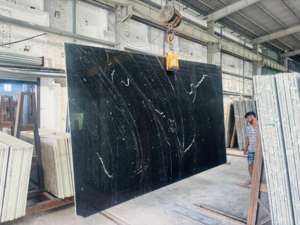 Bloc de pierre naturelle Black Galaxy White Star - Fond noir profond avec des taches argentées blanches chatoyantes pour la chambre à coucher et le salon - Product Image 2