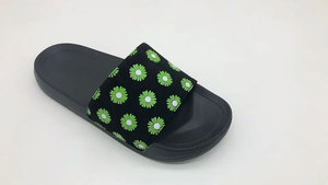 Personalizado Uniseason Daisy Print Upper Eva Sliders zapatillas hombres y mujeres zapatillas de interior - Product Image 2