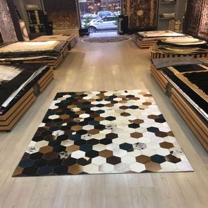 Patrón cuadrado Piel de vaca Patchwork Color natural Alfombra Decoración interior - Product Image 1
