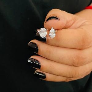 Bague de fiançailles ajustable en or massif 14 carats, luxe chrétien, ovale, taille poire, moissanite, diamant, Toi et Moi - Product Image 4