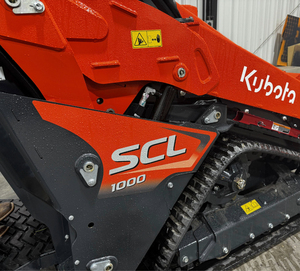 รถตักดิน Kubota SCL1000 ดีเซล ปี 2026 มือสอง สภาพดี ระบบ PLC อัตโนมัติ ขับเคลื่อน 4 ล้อ ประสิทธิภาพสูง เชื่อถือได้ มีจำหน่ายจำนวนมากในราคาพิเศษ - Product Image 1