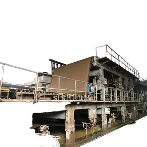 Ligne de production de papier kraft Machine de fabrication de rouleaux de papier kraft de 1092mm pour le recyclage des déchets de papier