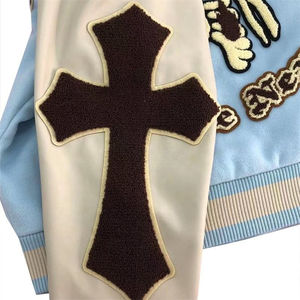 Chaqueta Universitaria de Invierno para Hombre, Estilo Bomber, con Bordado Chenille de Alta Calidad y Logotipo Personalizado - Product Image 4