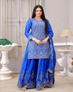 Nuevo diseñador patrón sólido bordado Chinon Sharara traje estilo lindo con trabajo de bordado de secuencia - Product Image 1