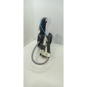 MERCEDES GLA Series A1667200435 651930 (13>) ตัวล็อคด้านหน้าขวา - Product Image 2