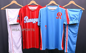 Ensemble maillot et pantalon de football personnalisé respirant de haute qualité imprimé par sublimation, col en V, tissu 120g pour unisexe, 100% polyester - Product Image 6