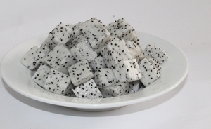 Cubos de fruta de dragón congelado IQF, pitaya de alta calidad de Vietnam adecuada para batidos, postres y suministros congelados a granel - Product Image 6
