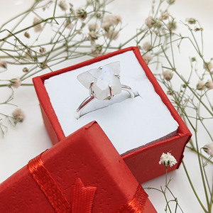 แหวนพลอยแกะสลักรูปพระจันทร์สีรุ้งชุดง่ามสีเงิน925แหวนแฟชั่นสำหรับงานแต่งงานงานปาร์ตี้งานแต่งงานทำจากหินรูปผีเสื้อ - Product Image 4