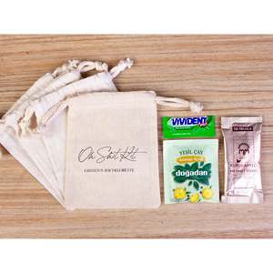 Bolsas para la resaca Oh Shit Kit, personalizadas y hechas a mano, para despedidas de soltera, con pantalla protectora para embalaje artesanal y protección contra el polvo, en promoción - Product Image 4