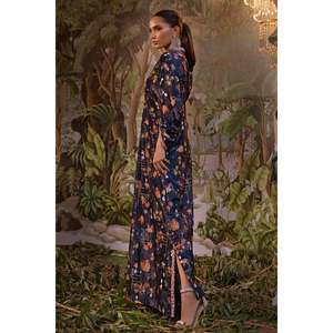 Robe droite en velours à imprimé floral faite à la main pour femme Avelina, avec taille naturelle, col en V, manches longues, style élégant - Product Image 3