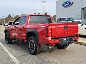 Toyota Tacoma TRD Off-Road Double Cab 4x4 Turbo Automatique Essence Sièges en Cuir Toit Ouvrant 2024 à Vendre - Product Image 3