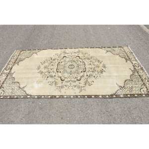 Alfombra de lana turca Vintage, alfombra de área de 4 'x 8', beige clásico con respaldo de látex de retazos, diseño de pasillo rectangular para cabecera - Product Image 3