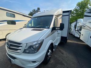 OFERTA: Unidad de Viaje Recreativa L-e-i-s-u-r-e T-r-a-v-e-l U24MB 2016, Lista para la Venta - Product Image 2