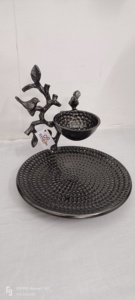 Bandeja de Servir Moderna de Metal con Asas - Plato Decorativo con Textura Ondulada en Bronce Antiguo para Restaurante y Hogar - Product Image 4