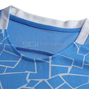Conjunto de uniforme de fútbol por sublimación personalizado 100% poliéster ropa de fútbol transpirable de secado rápido con colores y logotipo personalizados - Product Image 3