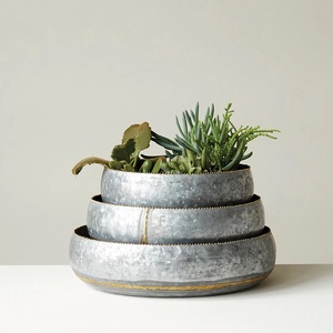 Maceta de jardín galvanizada de hierro de alta calidad con carrito Macetas decorativas de flores de hierro para interiores y exteriores en carrito para la venta - Product Image 4