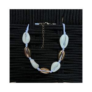 Pulsera de Conchas Marinas Trenzadas Únicas, Precio Económico, Hecha a Mano en Vietnam, Pulsera de Moda Vietnamita Hecha de Conchas Cowrie en Vietnam - Product Image 4