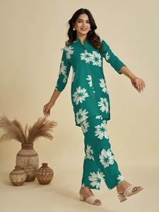 Conjunto de tela polivinílica y rayón Premium de ropa informal moderna con bolsillo lateral pesado y elegante - Product Image 2