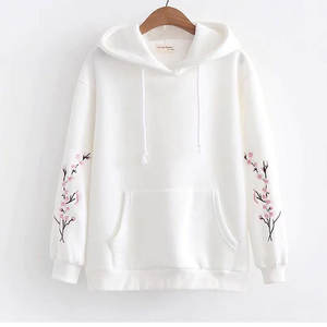 เสื้อฮู้ดดี้ผู้หญิงพิมพ์ลายลำลองคุณภาพสูงสำหรับฤดูหนาว พร้อมโลโก้ด้านหน้า แขนยาว สีและขนาดปรับแต่งได้ ผลิตจากผ้าฝ้าย 100% กันลม - Product Image 1