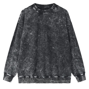 เสื้อสเวตเชิ้ตผู้ชายทรงหลวมสีดำล้วน ผ้าคอตตอน 100% หนัก 360 กรัม สไตล์สตรีทแวร์ ไหล่ตก ทรงดรอปโชว์เดอร์ ลุคย้อนยุคฟอกสีแบบแอซิดวอช - Product Image 1