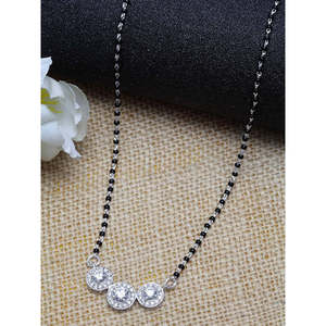 Compre un Mangalsutra de Plata Pura con Baño de Oro, Cadena de Perlas y Diamantes, Estilo Étnico Religioso, Regalo Perfecto para su Esposa - Product Image 2