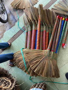 Balai à gazon personnalisé en vente chaude Balai à gazon naturel Balais à gazon faits à la main à la maison - Product Image 4