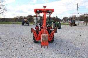 Tracteur Kubota avec 4 roues motrices pour chargeuses-pelleteuses Kubota B26, capacité de charge nominale de 200 tonnes, pompe hydraulique MOOG, puissance de 60 kW, à vendre - Product Image 2