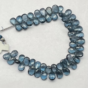 Cuentas de Briolette con forma de pera facetada de Topacio Azul Londres Natural, calidad fina, ASP GEMS, taladro lateral de 7-7,5mm, hilo largo de 7 pulgadas - Product Image 3