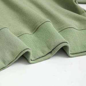 Sweat à capuche court décontracté pour femme avec impression personnalisée, tissu polaire doux, manches longues - Vêtement d'extérieur écologique - Product Image 4